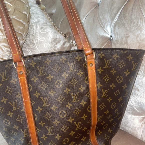 Louis Vuitton canvas tote - Picture 3 of 10